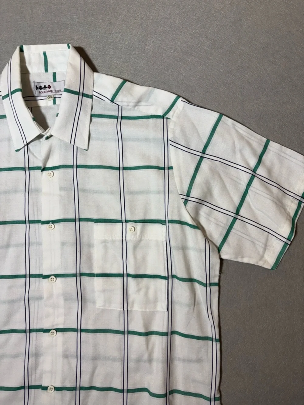 Short Sleeve Button-Down Shirt with Green Large - Picture 3 of 10